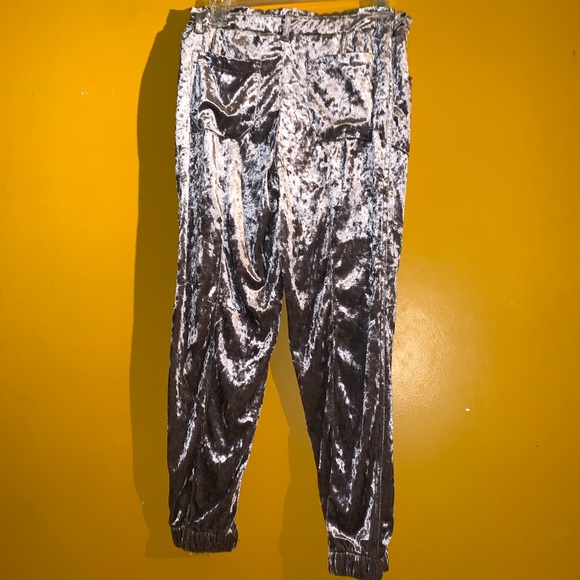 Light purple felt like material pants size medium - Picture 3 of 3